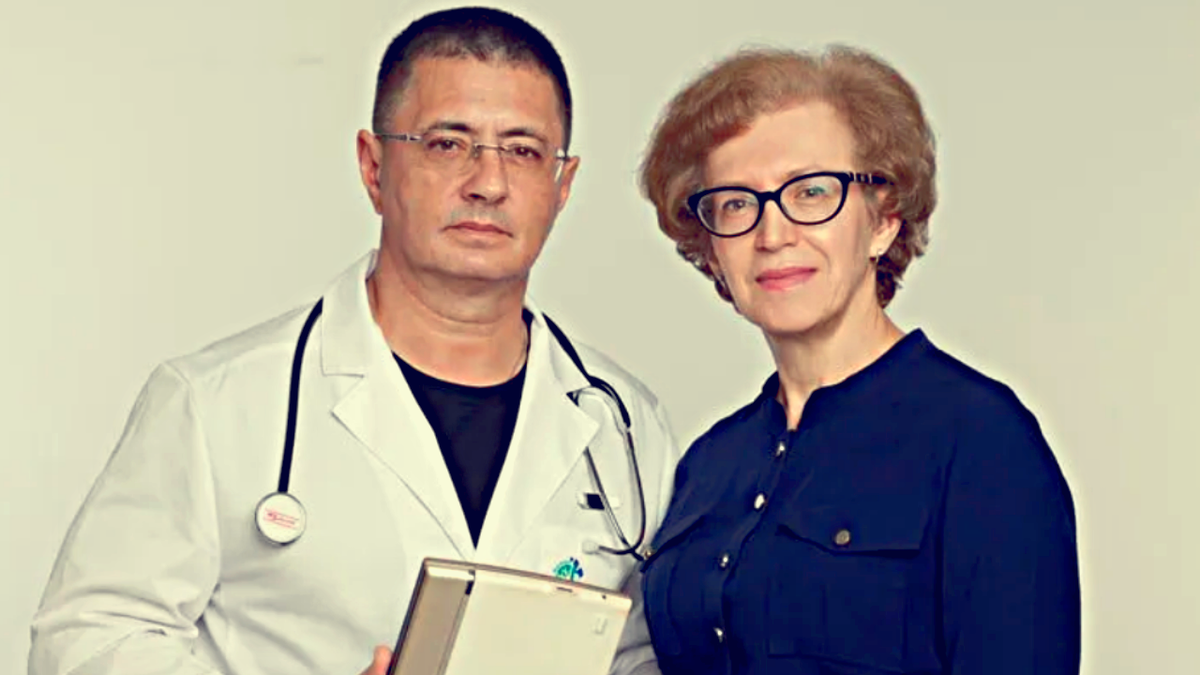 Александр Мясников с женой