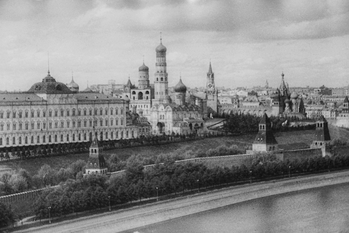Фото: Главархив Москвы. Автор неизвестен. Июнь 1944 года
