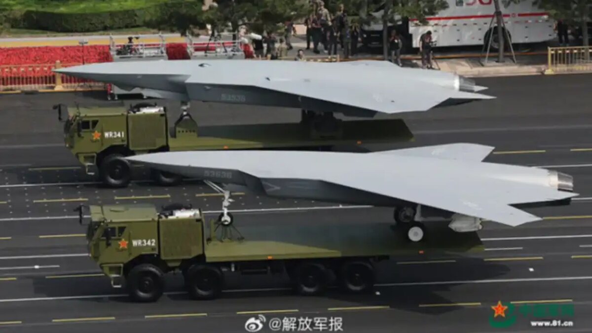    БПЛА Type А (ближе) и Type B (дальше). © Китайские СМИ