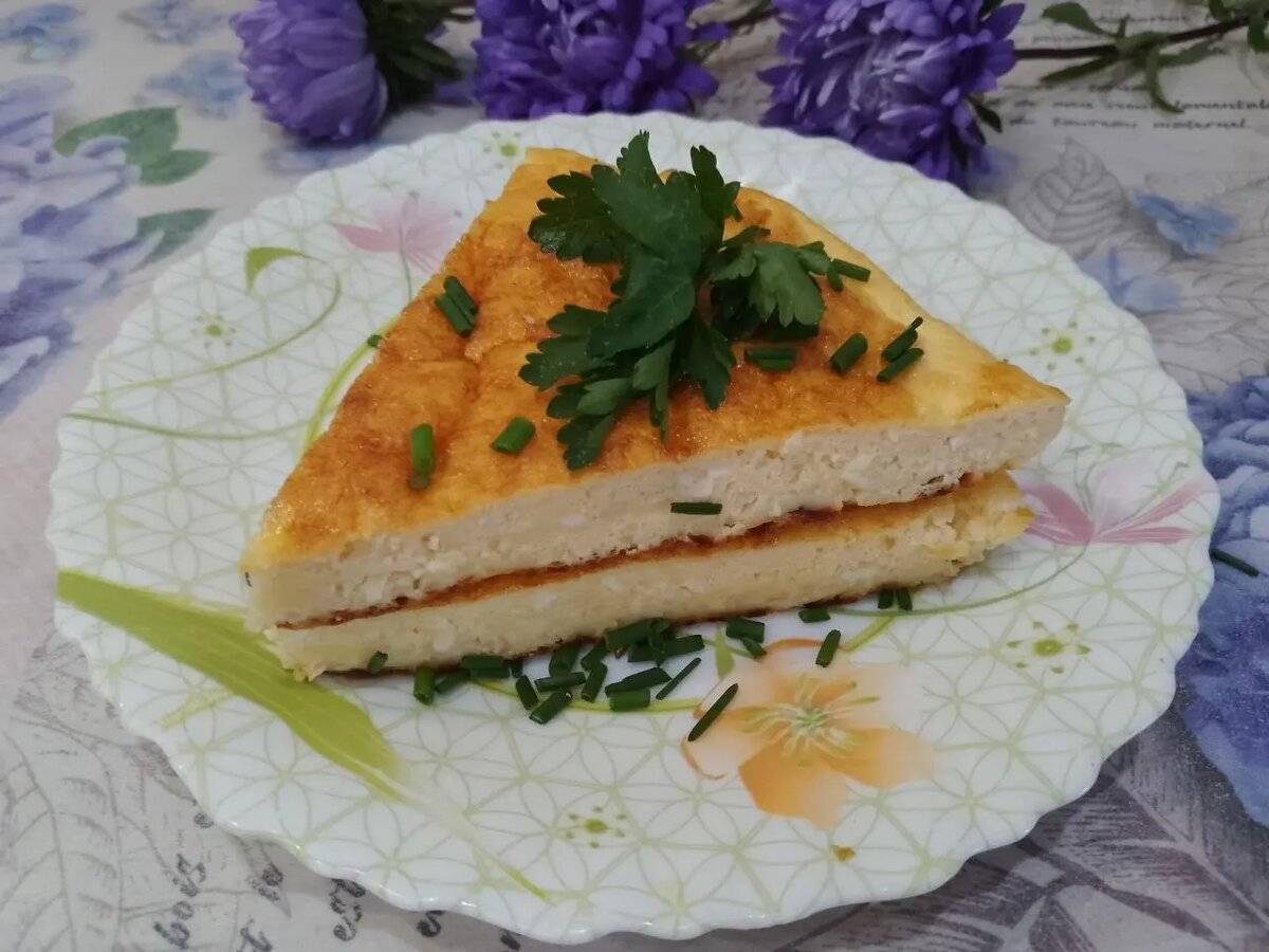 Завтрак из яиц, творога и сыра