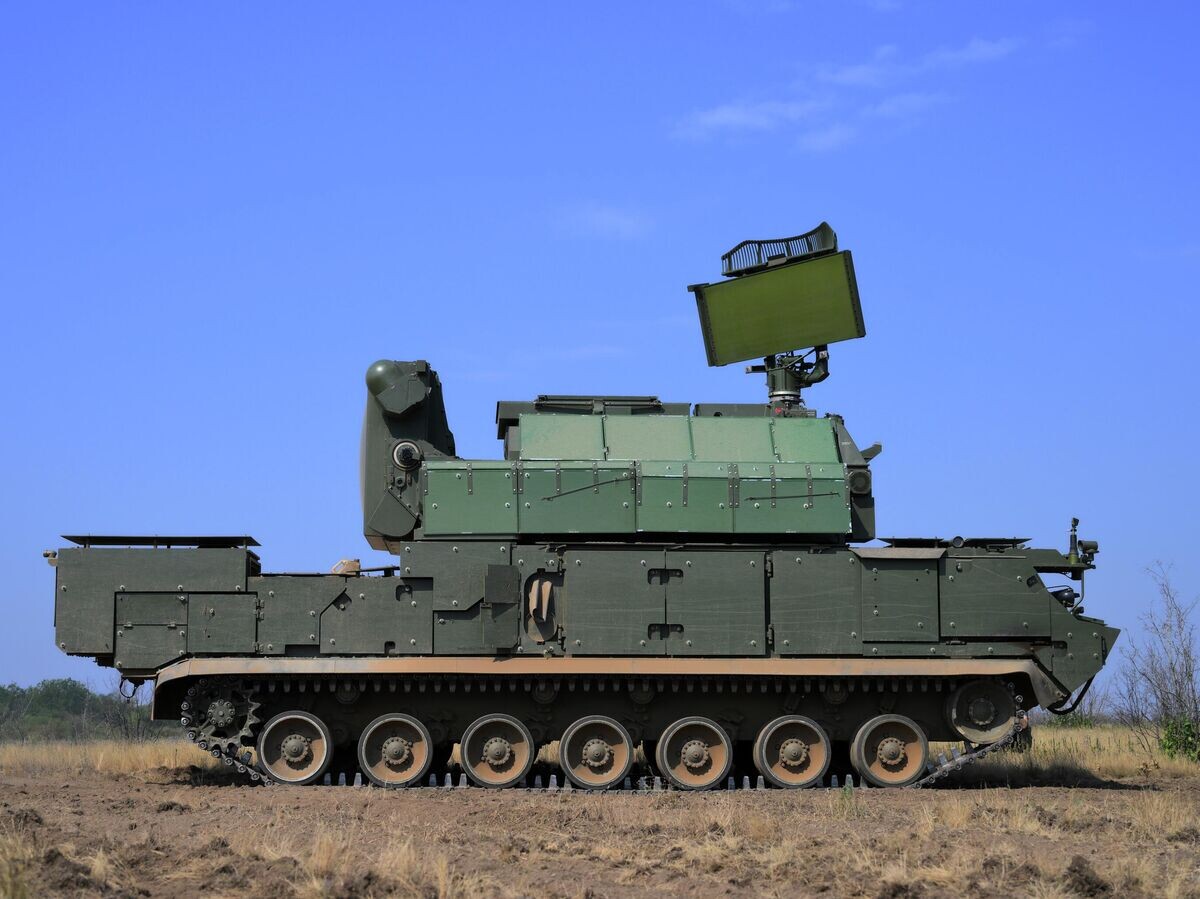    Дежурство расчета ЗРК "Тор-М2" группировки войск "Центр" в ДНР© РИА Новости / Евгений Биятов