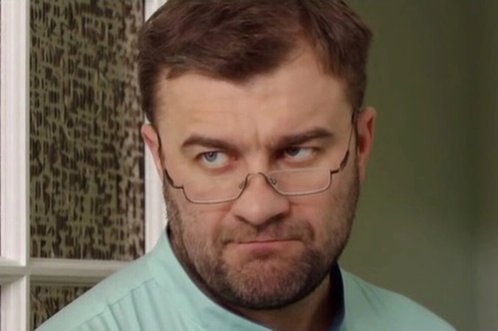    Михаил Пореченков. Кадр из сериал «Доктор Тырса» (2010)