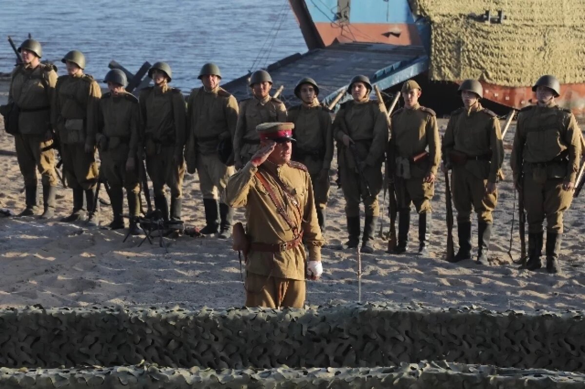    В Хабаровске воссоздали бой, где десантник ценой жизни взорвал ДОТ