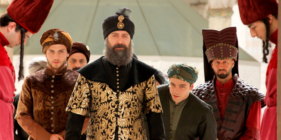 Султан с бородой, Хюррем со стажем: как «Великолепный век» переписал историю