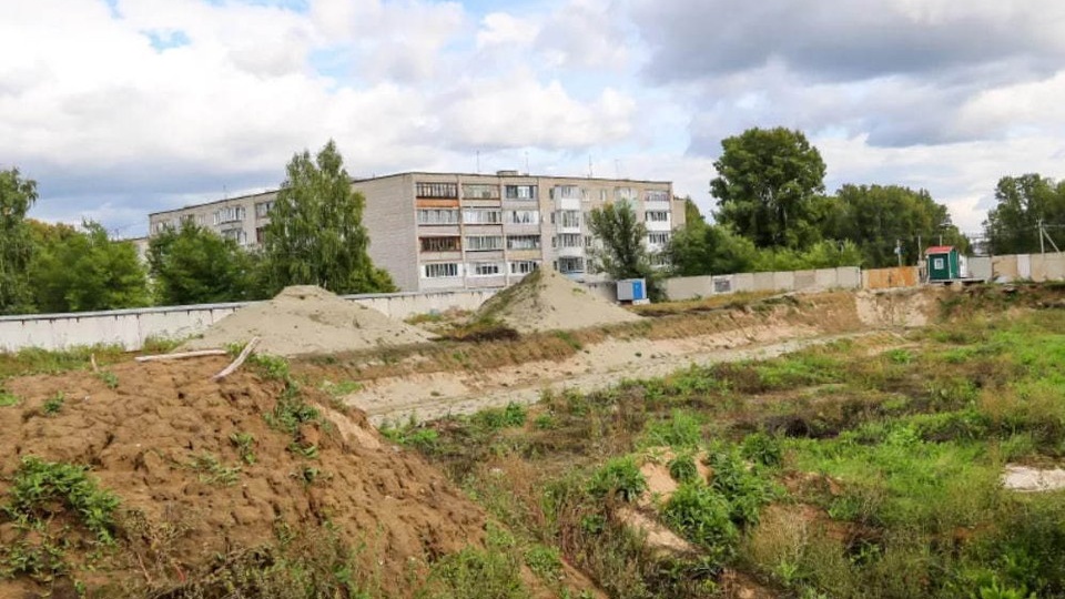 В Барнауле приостановили стройку восьмиэтажного дома в Научном городке