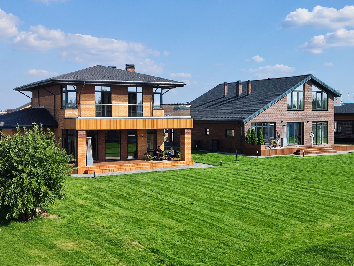 "Лойд" и "Тростен М" от "БауАртЭстетики" в Павловых озерах в Подмосковье - участники выставки загородной недвижимости Open Village-2025