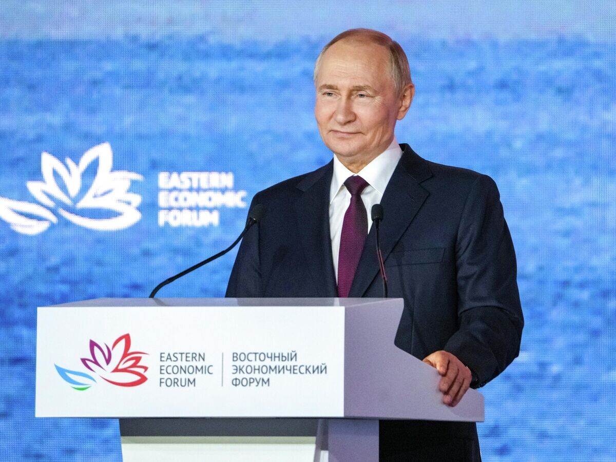    Президент РФ Владимир Путин на пленарной сессии Восточного экономического форума© РИА Новости / Александр Вильф