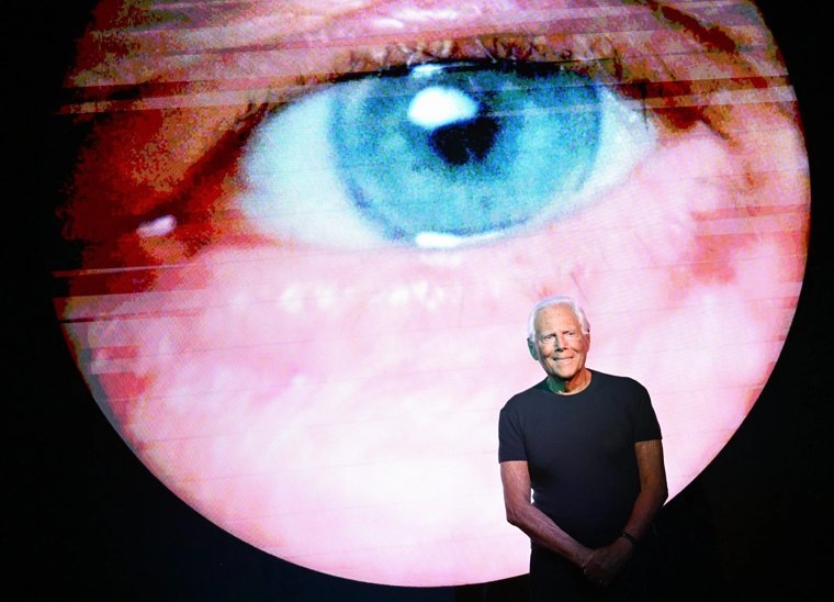 В детстве Армани мечтал стать врачом, однако жизнь направила его в другое русло, которе принесло ему мировую славу. Фото: DANIEL DAL ZENNARO/EPA/ТАСС