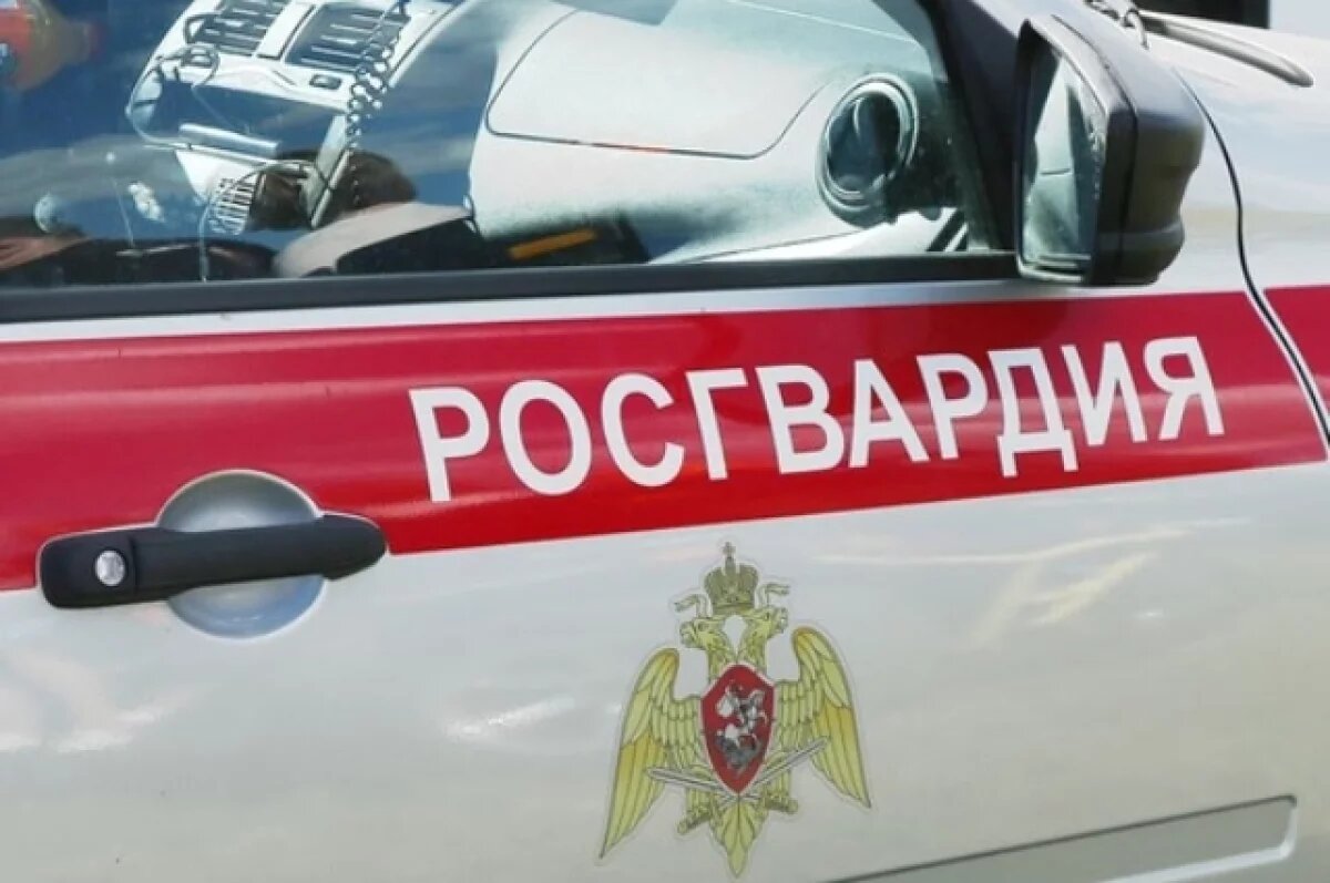    В Хабаровске росгвардейцы не дали аферистам похитить 1,3 млн у пенсионера