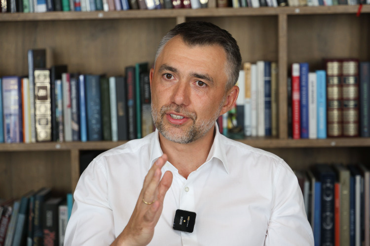    Дамир Фаттахов: «У нас сохранился совершенно особый природный объект — Карабашское море. Мало кто вообще знает, что всего в 15 километрах от Бугульмы есть такой водоем».   
Фото: «БИЗНЕС Online»