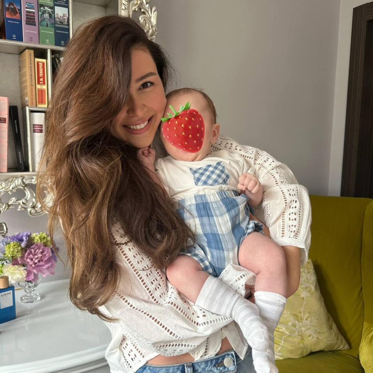    Анна Заворотнюк с сыном Соцсети