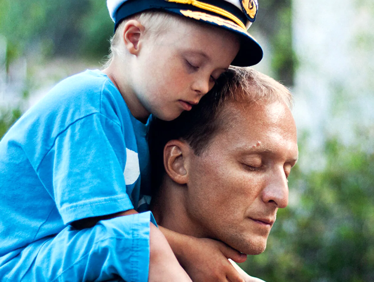 на фото Владимир Мишуков с сыном Платоном