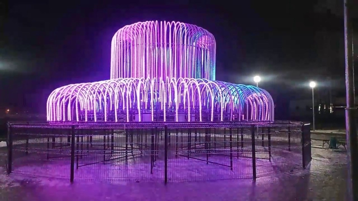 Арт-объект был эффектным украшением сквера им. Шевницына.