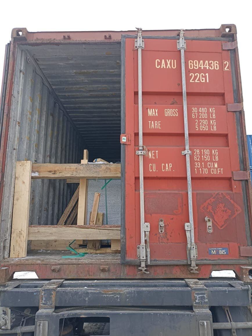 Размещение гранита в контейнеры для ж/д перевозки