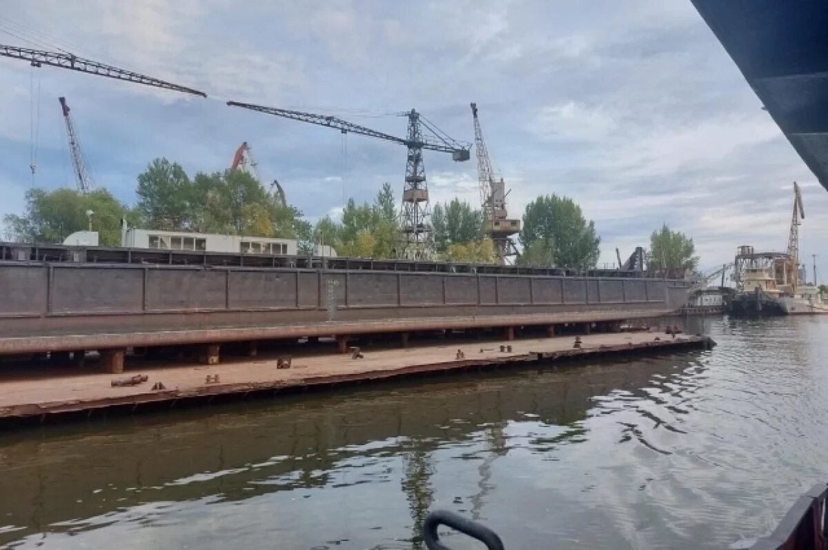    Капитан буксира из Волжского идет под суд за навал на плавучий док