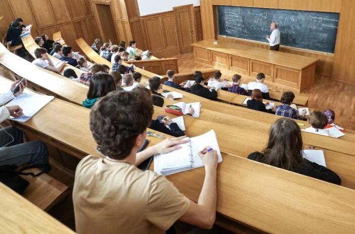 Стипендии студентам в 2025 году — полный список. Обложка © ТАСС / Валерий Шарифулин