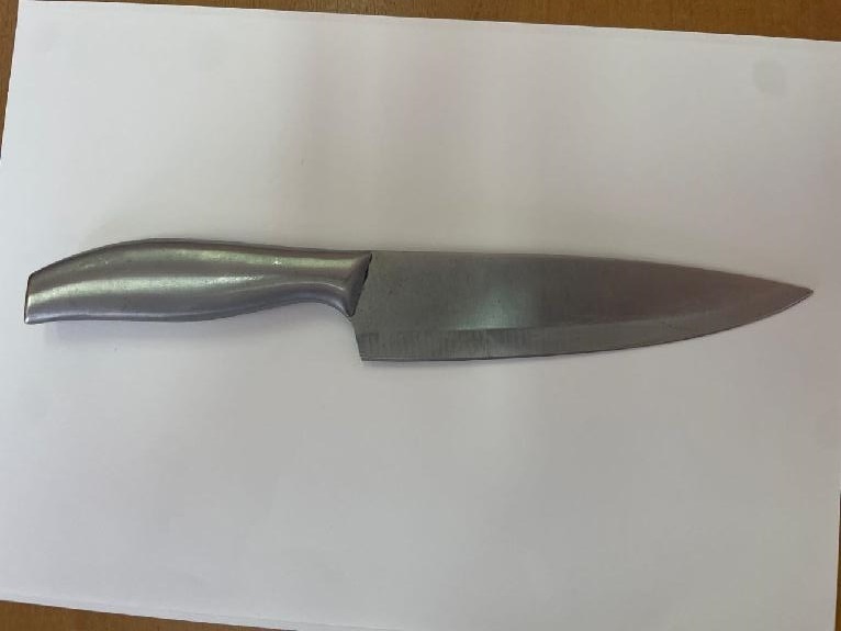 Обвиняемая ударила мужчину ножом в живот