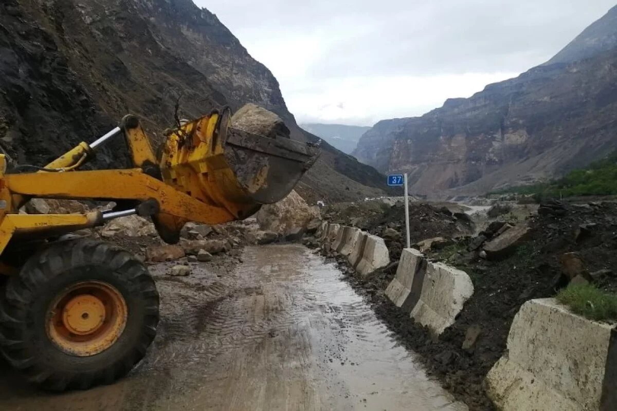    Сели сошли после ливней в Цунтинском районе Дагестана, перекрыта дорога
