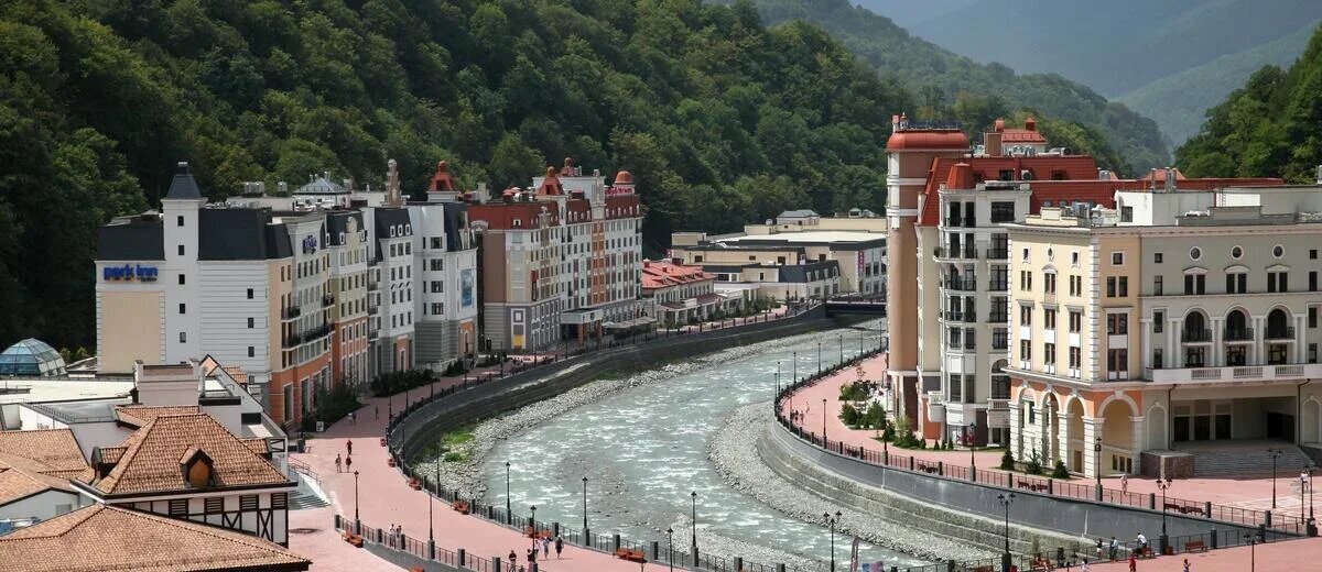    Туристы смогут выбрать отдых в горах или на побережье в Сочи. Фото: сайт РЖД Тур