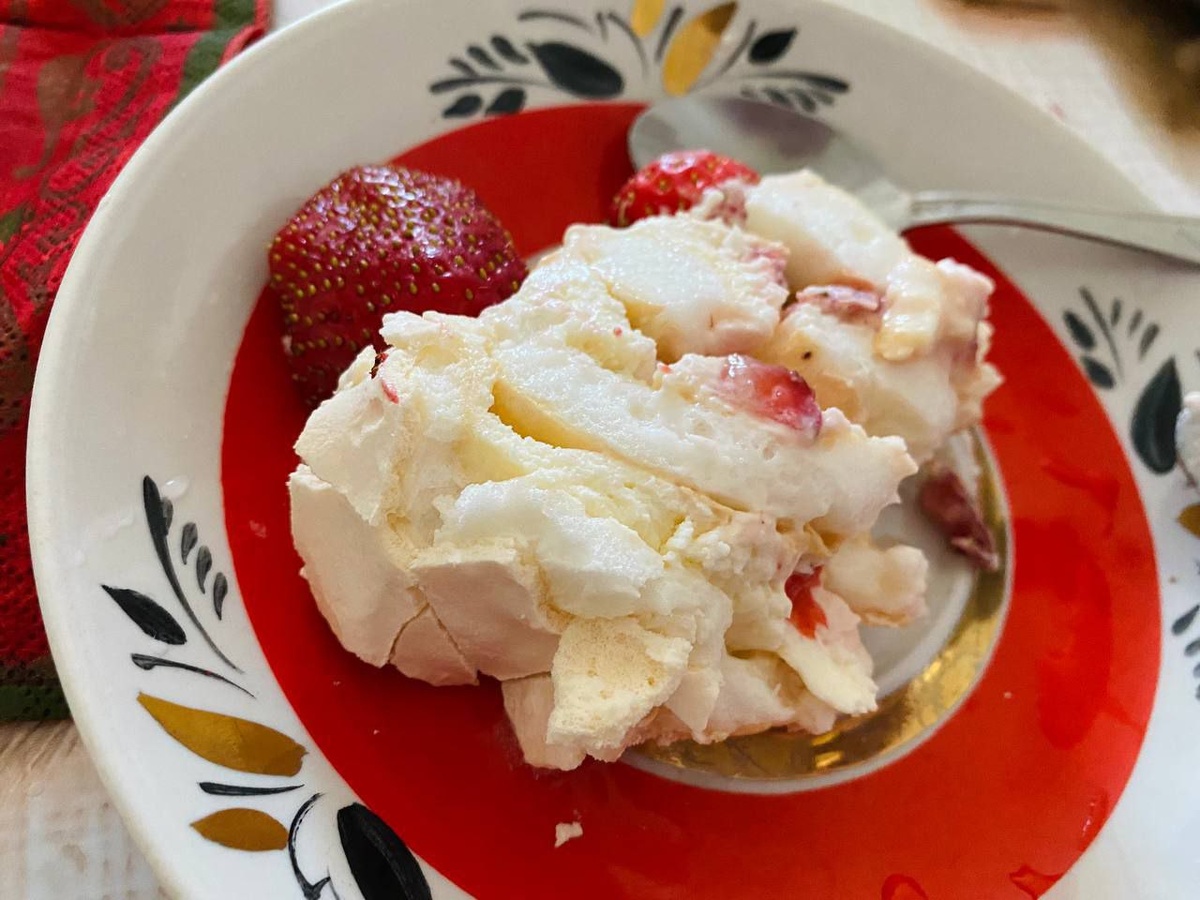 невероятное наслаждение - меренга с кремом и ягодами снимки из личного архива канала