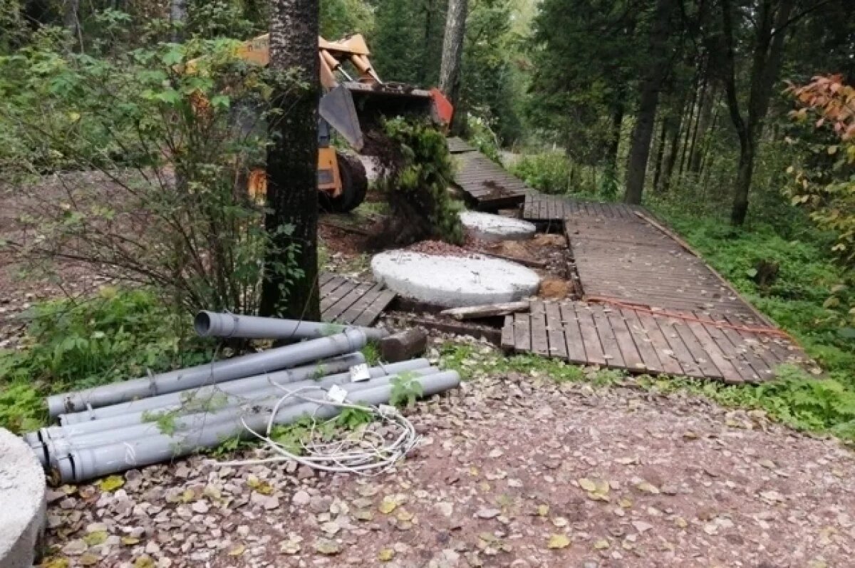    Теперь вместо переполненных и грязных туалетов будут строить новые и чистые, но платные.