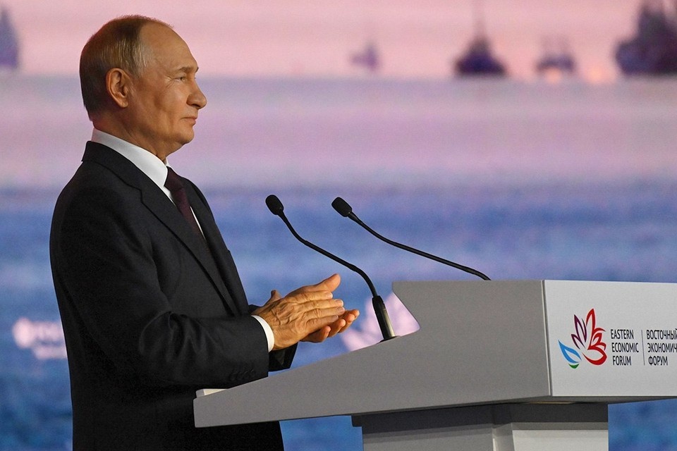    Путин назвал избыточными запросы Киева прибыть на встречу в названное ими место Михаил ФРОЛОВ