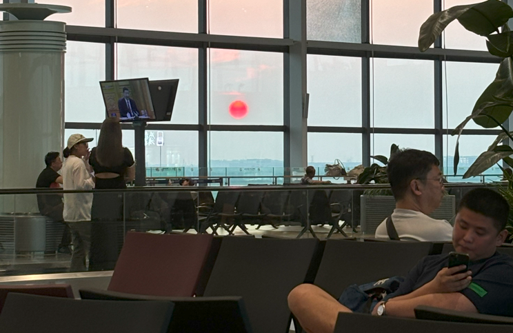 Закат в аэропорту Сеула