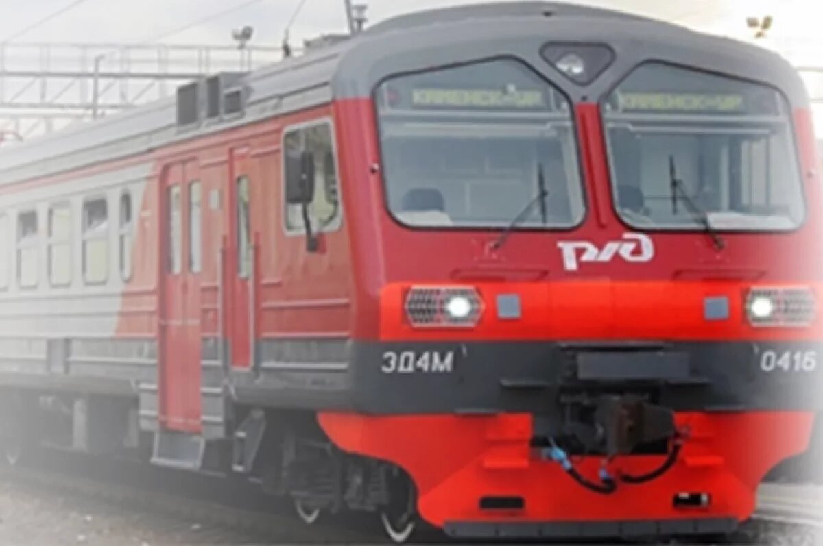    Под Самарой легковушка попала под электричку