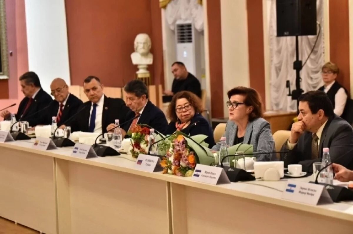    В Ярославле прошла встреча с дипломатами стран Латинской Америки