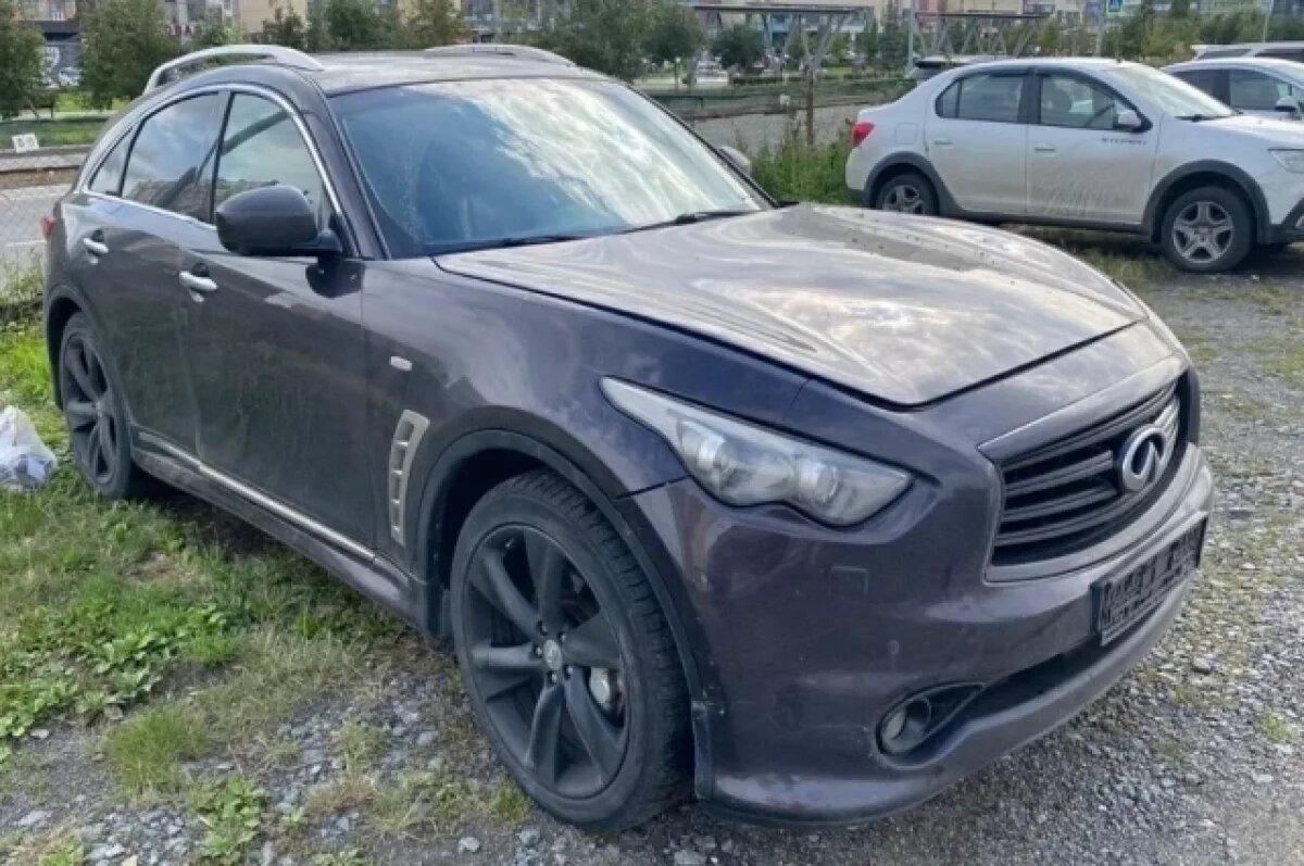    Жителю Челябинска спустя 11 лет вернули угнанный автомобиль Infinity