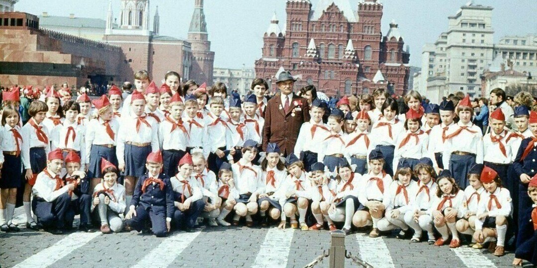 По маршруту пионерского салюта: как советские школьники познавали страну в экскурсиях и походах