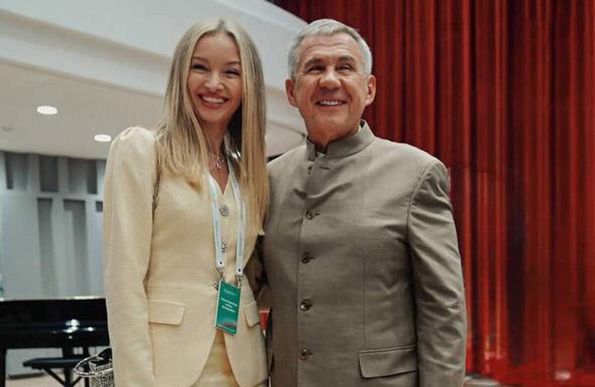 «Уверена, любой блогер хотел бы пообщаться с Рустамом Миннихановым и сделать совместную фотографию. У меня такая есть»Фото: соцсети Алины Гималтдиновой