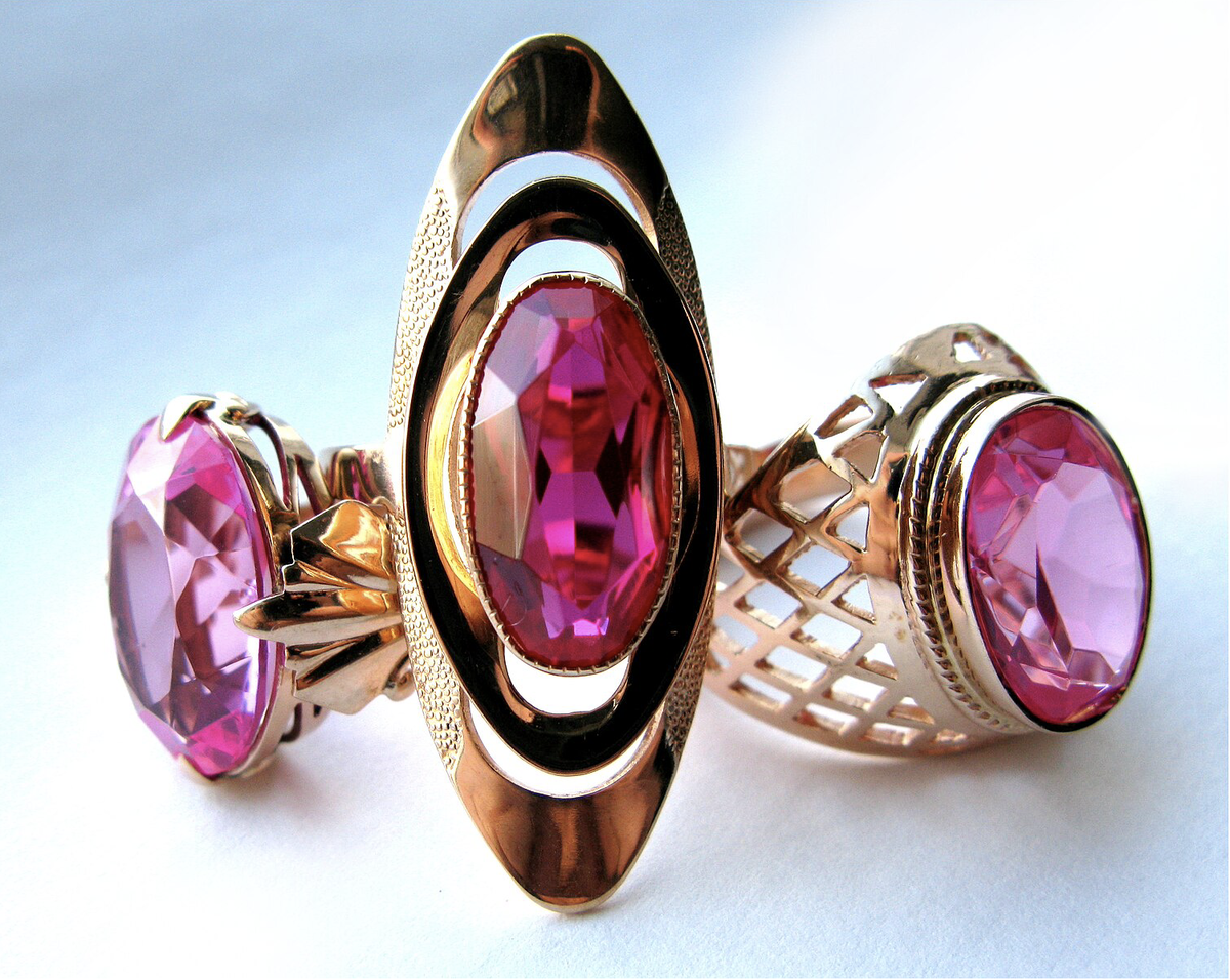 Источник: Яндекс. Советские украшения отличались массивностью и надёжностью — каждое было «на века».