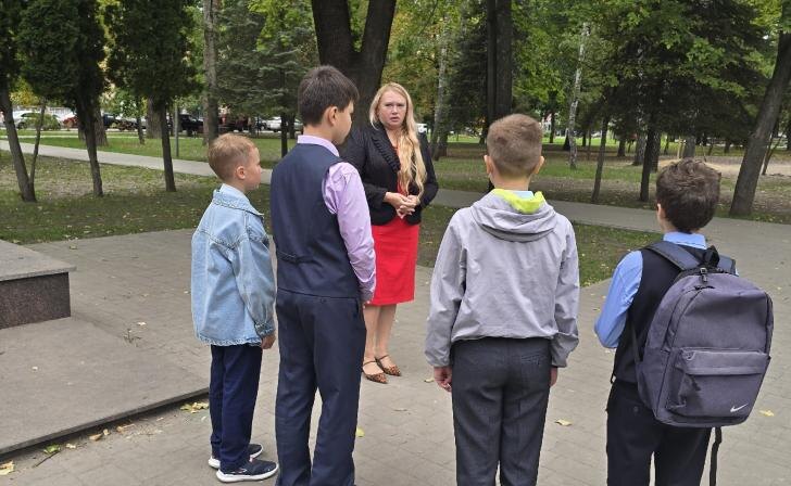    Н. Листопадова