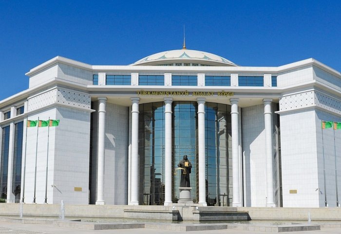 Встреча представителя Центральной ветеринарной лаборатории с консультантом ЕЭК ООН Викторасом Заболотносом, 2 сентября, 2025 г., Ашхабад, Туркменистан (Фото: TDH)