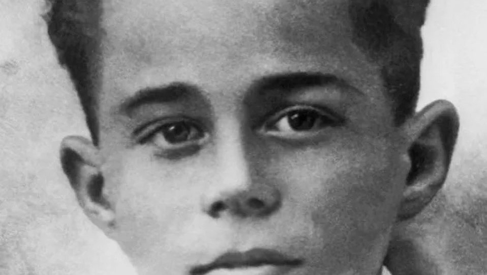 Нас травят газами, но мы живем, живем им назло!