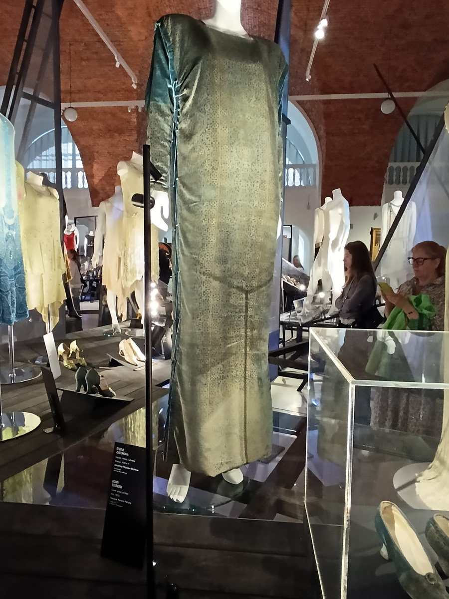 Платье "Элеонора". Бархат, стекло; набойка. Италия, 1920-е гг. Дизайнер - Мариано Фортуни