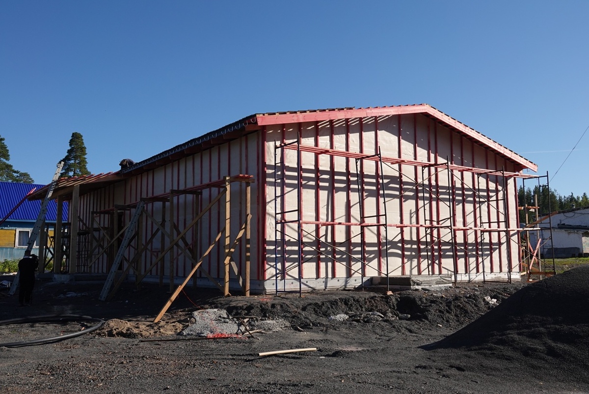    Стройка новой амбулатории в поселке Гирвас. Фото: «Республика» / Даниил Рыжихин