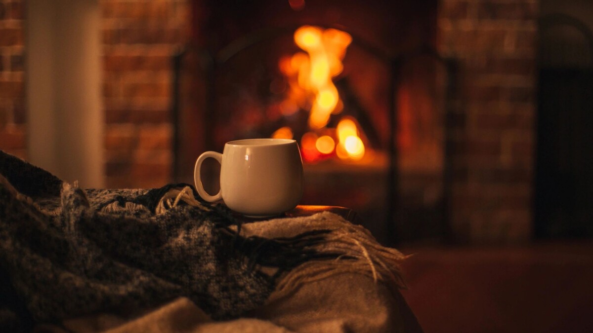    Комфорт и уют в доме скрасят холодный сезон. Фото: polinaloves / Shutterstock / Fotodom