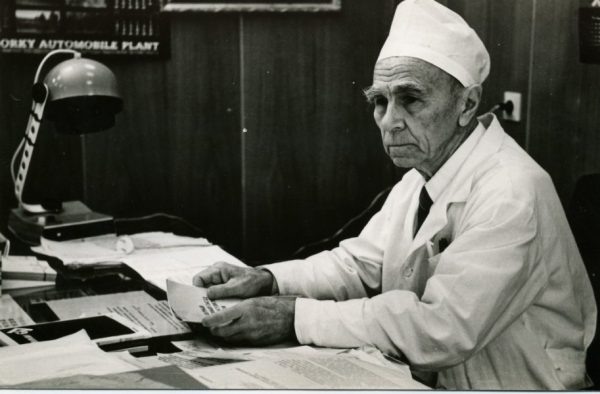 Борис Королев спас тысячи жизней, подготовил сотни врачей. Фото из архива.