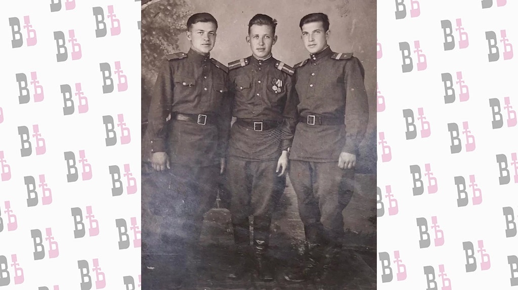 Вадим Николаевич Сергеев в центре.
