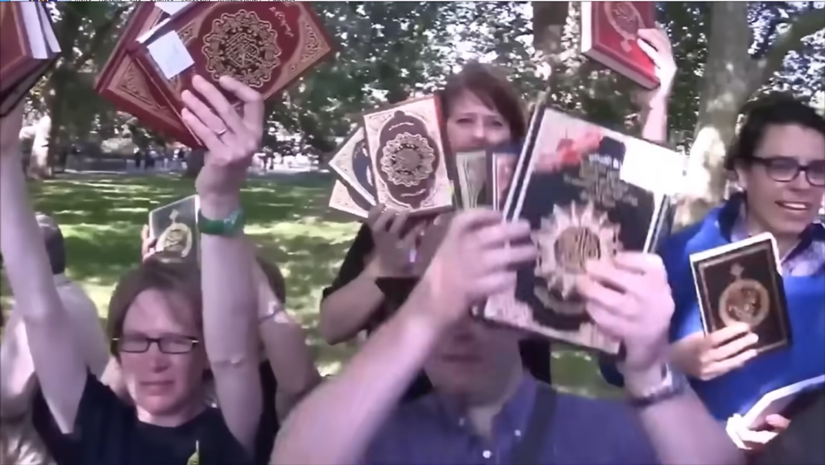 в 2016 году, эта коллекция была публично представлена в лондонском Гайд-парке,