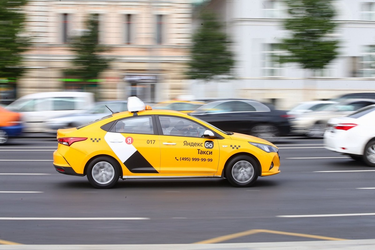    В Северной столице средняя зарплата составляет 145 825 рублей.