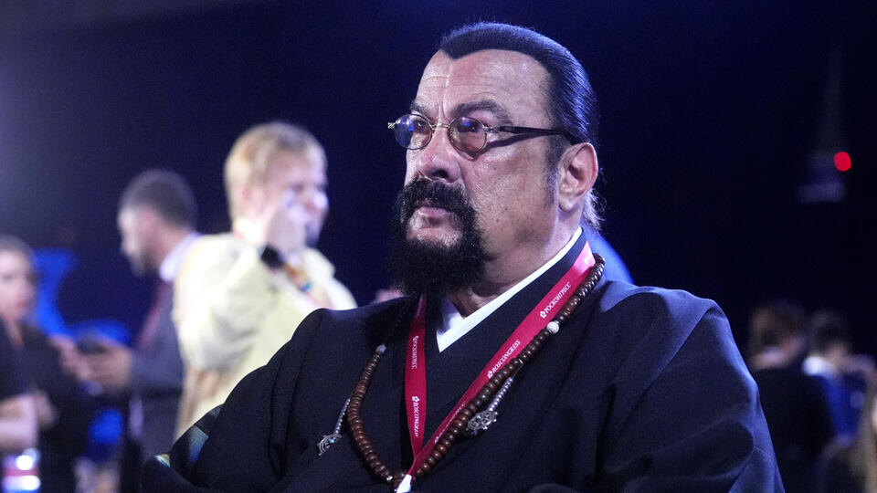     Актер Стивен Сигал назвал себя русским ИЗВЕСТИЯ/Андрей Эрштрем
