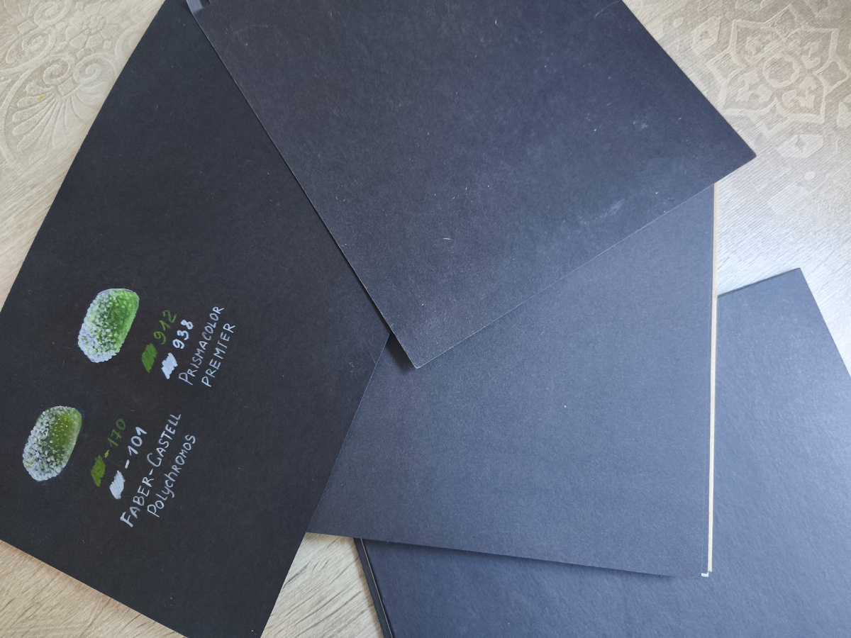 Пример чёрной бумаги с разными оттенками