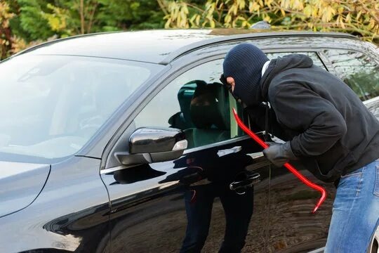Фото заимствовано - https://stock.adobe.com/ua/search/images?k=car+burglar