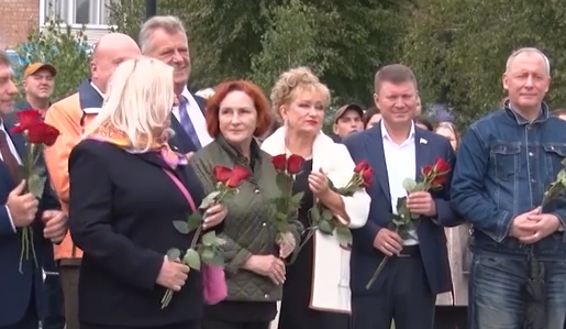     В городе Назарово высадился звездный десант актёров