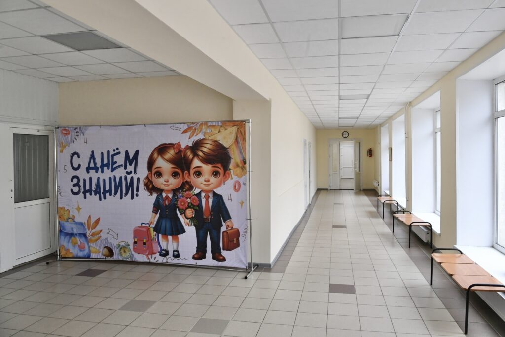    Школа в поселке Ляскеля. Фото: «Республика» / Оксана Кудряшова