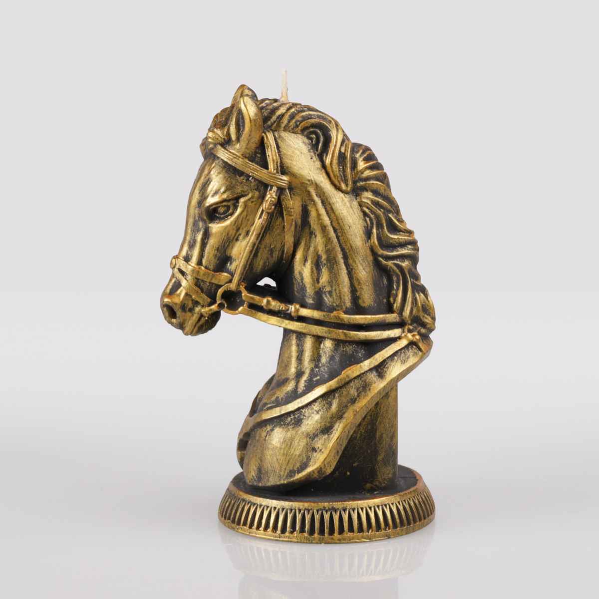 Новогодние свечи в форме символа года