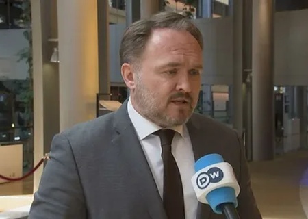    Еврокомиссар: Евросоюз не должен снимать санкции с России после установления мира на Украине